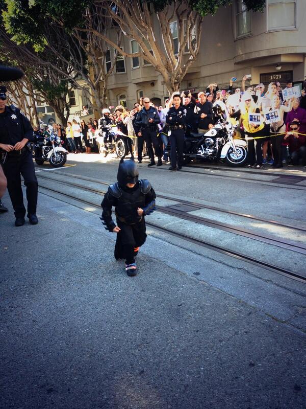 RT @SFWish: Here he comes!!!! #SFBatkid http://t.c…