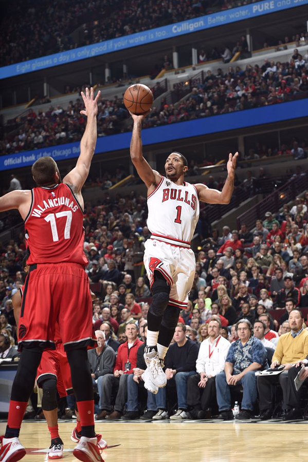 RT @chicagobulls: RT to VOTE Derrick Rose for the…